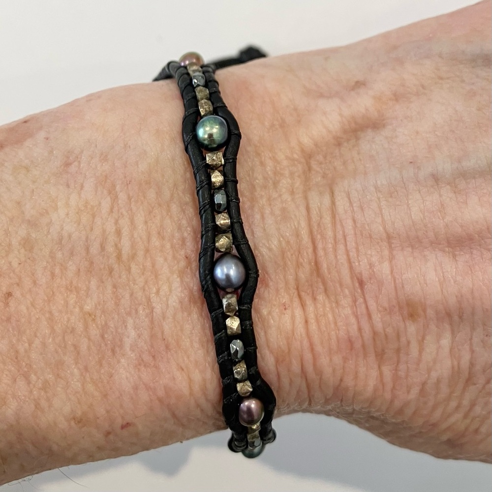 Chan Luu Blue Peacock Pearl and Silver Single-wrap Bracelet
